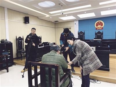 個人想貸款5萬(個人貸款怎么轉到他人名下)-添財網