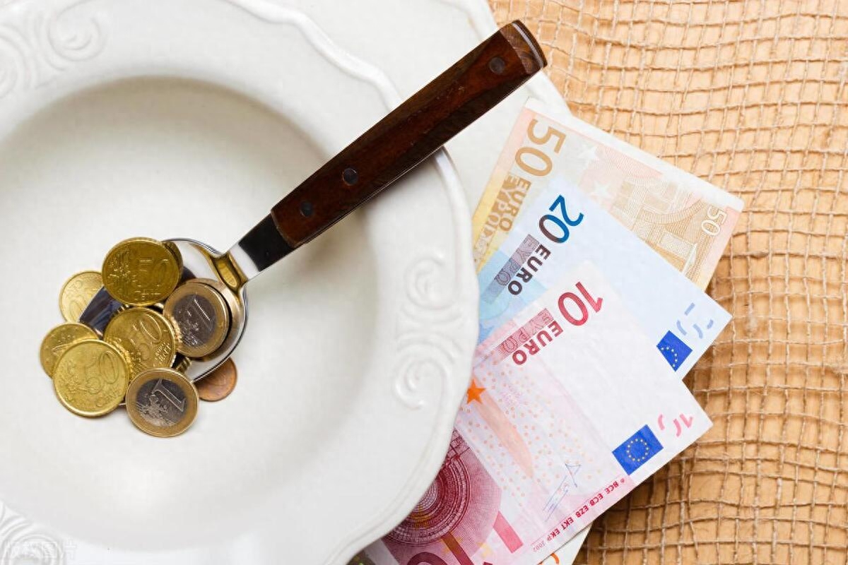 余額寶一萬元一天收益多少(余額寶一天收益1萬)-添財網