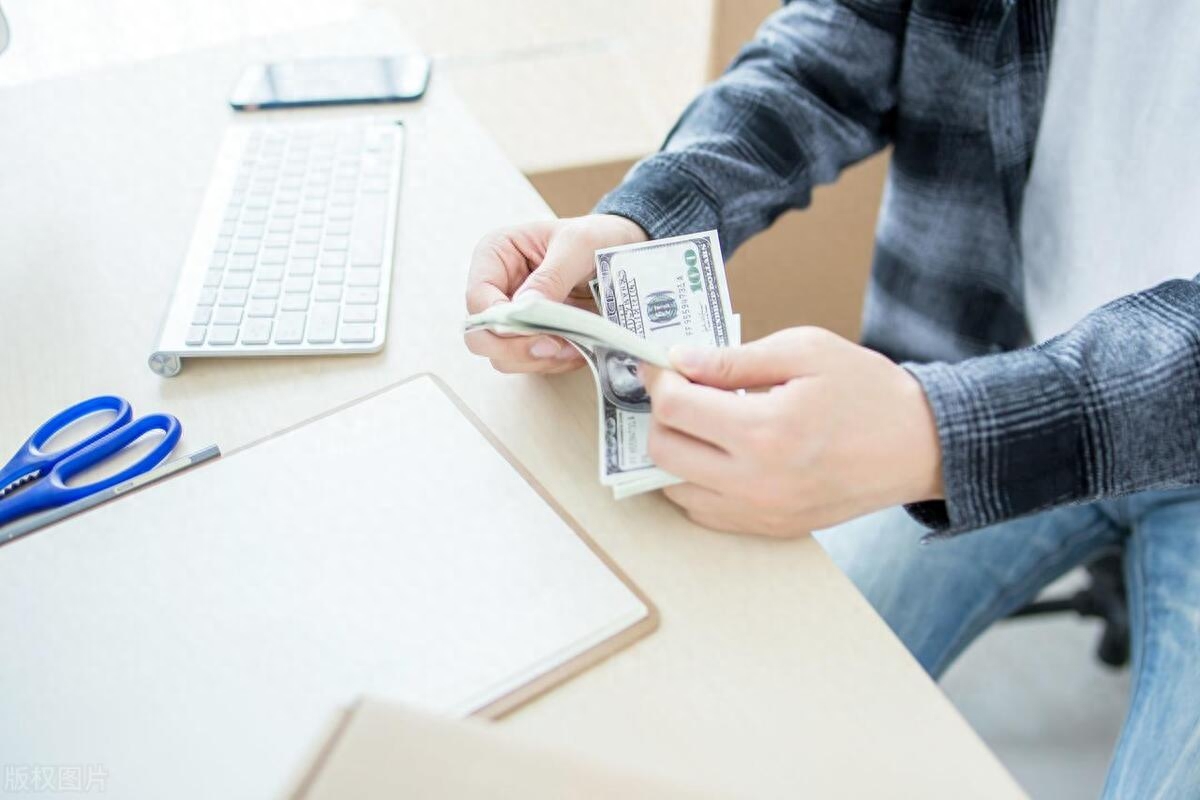 余額寶一萬元一天收益多少(余額寶一天收益1萬)-添財網