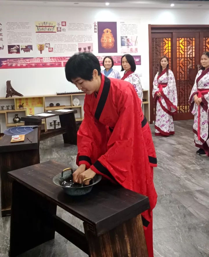 禮步(禮步動作要領)-添財網