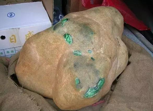 鉆石多少錢典當(鉆石典當行真不回收嗎)-添財網(wǎng)